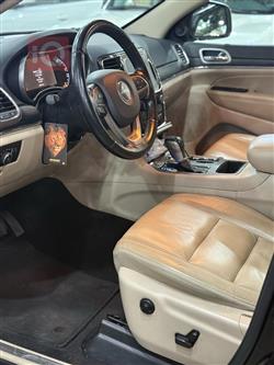 جیپ گراند شیرۆکی